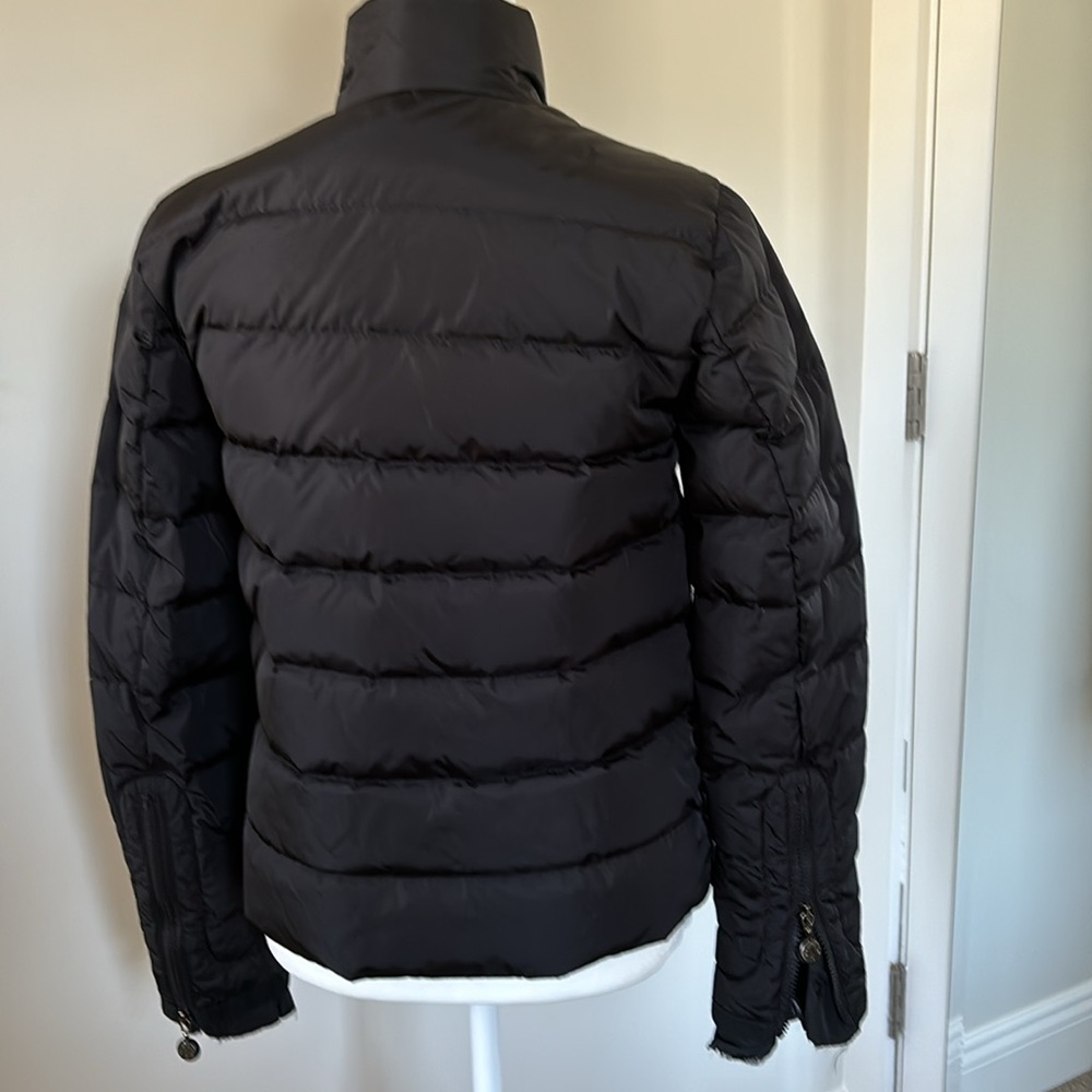 Moncler black short puffer with zip cuffs - Picture 4 of 16